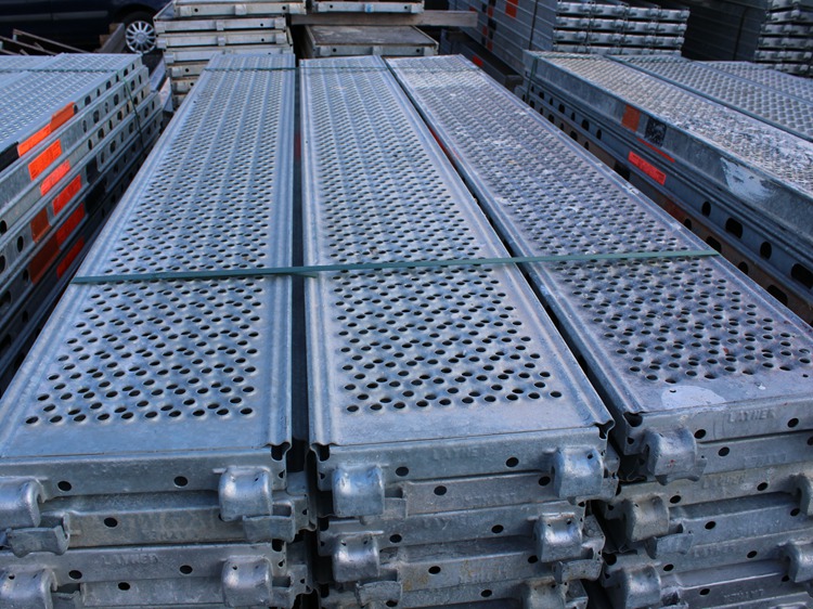 Steel plank